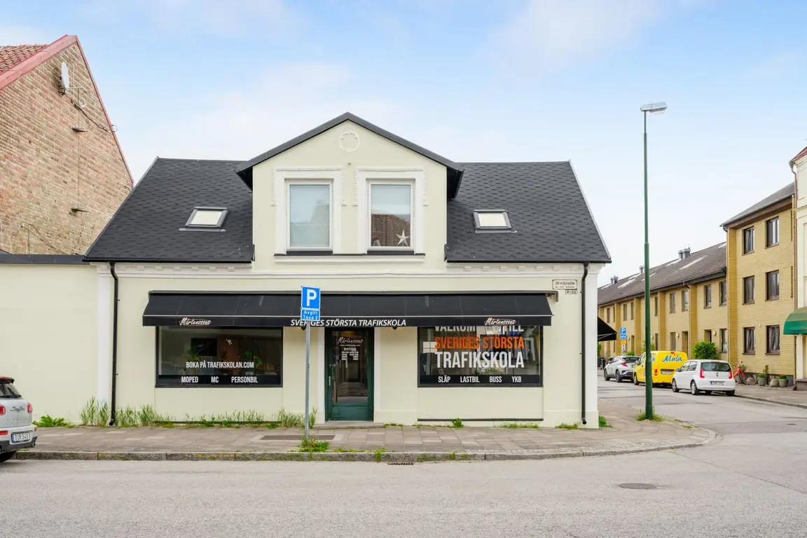 Bild 1 av 38 på Järnvägsgatan 22