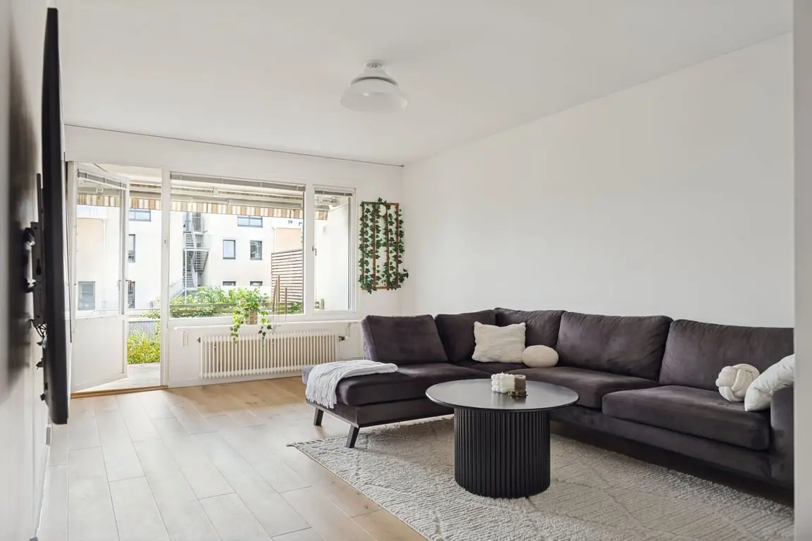 Bild 1 av 20 på Domaregatan 12A