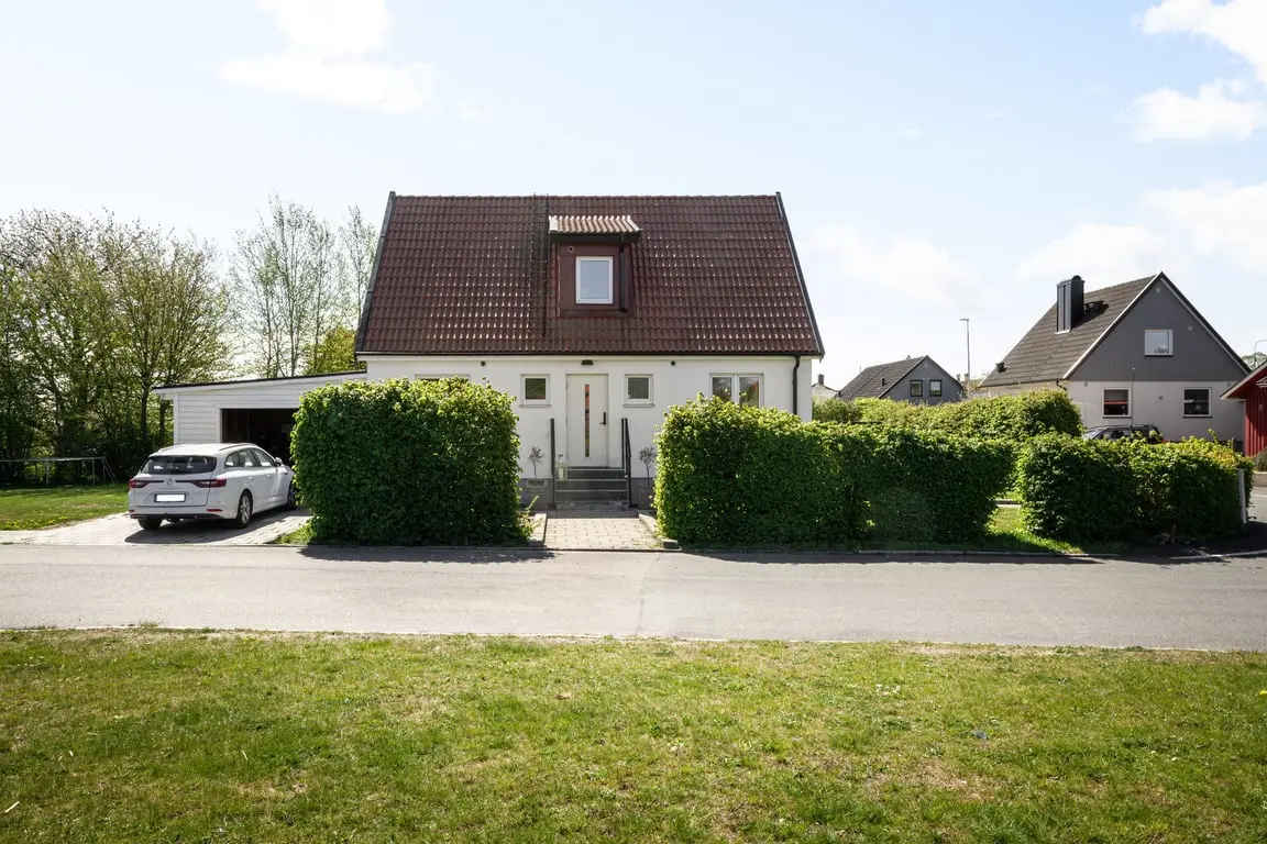 Villa, Hantverkaregatan 16, Tomelilla. Bild 1 av 24