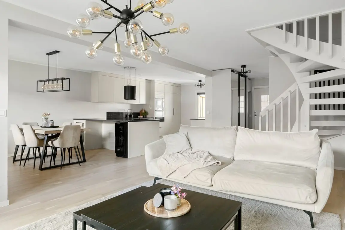 Par-/radhus, Floraborgsvägen 18, Södertälje. Bild 1 av 35
