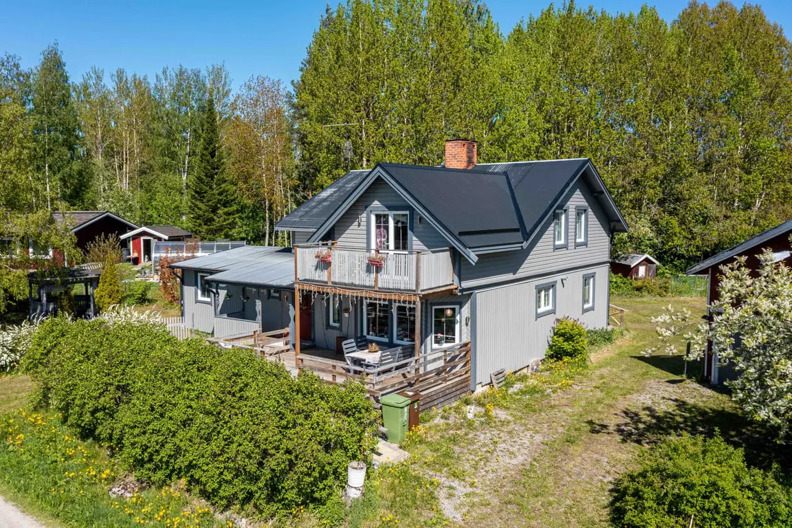 Bild 1 av 39 på Stavre 440