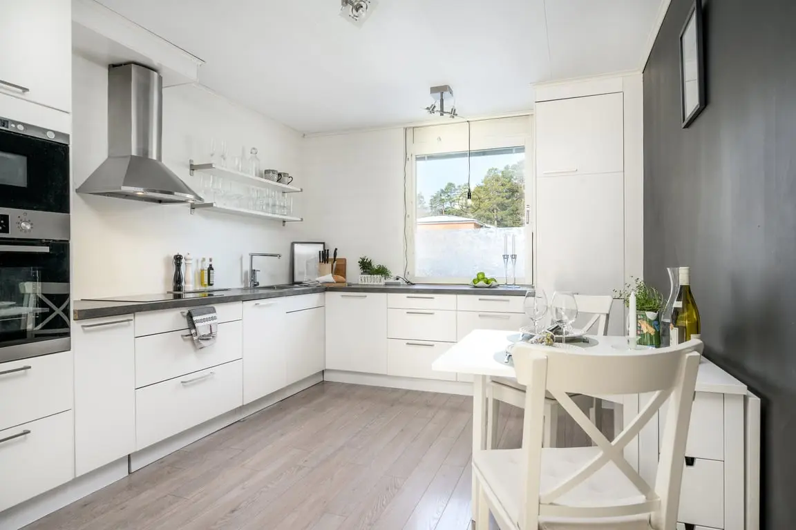 Lägenhet, Tallrotsgatan 25, Sundsvall. Bild 1 av 40