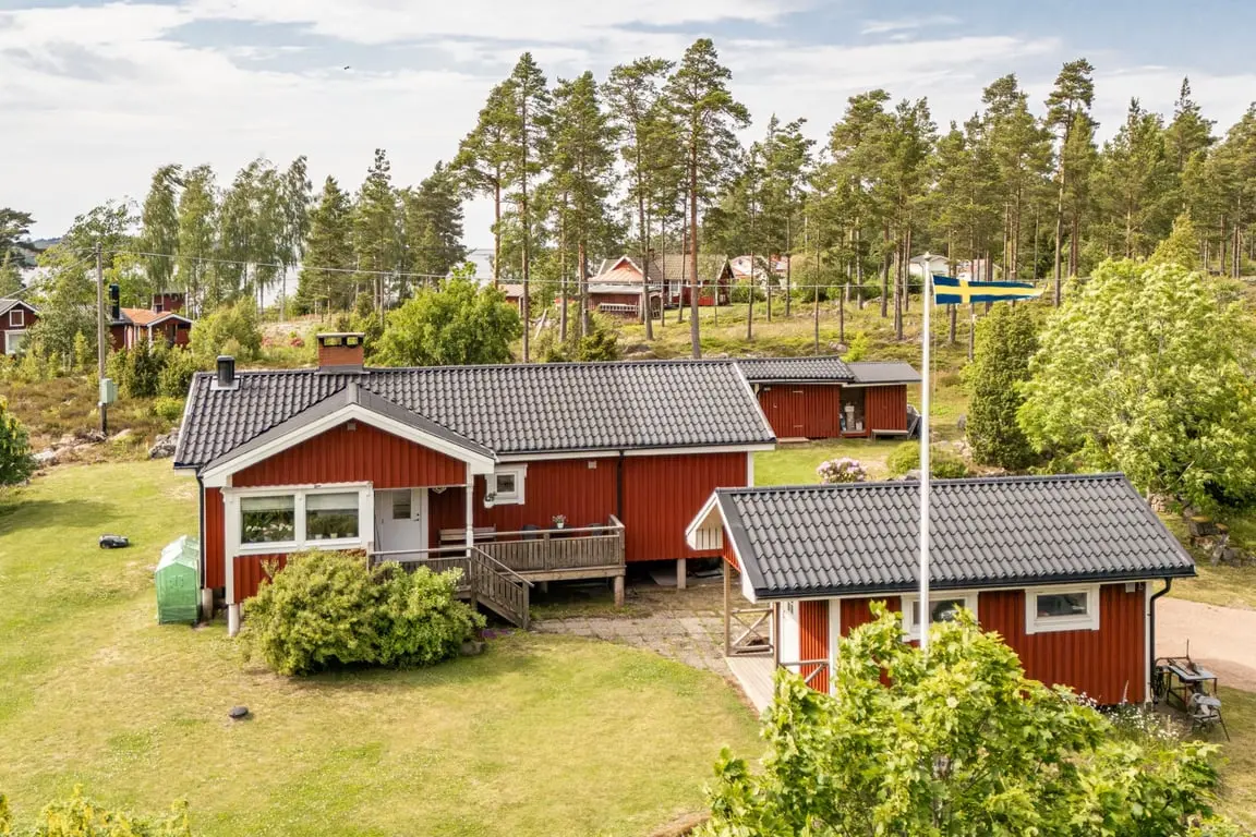 Fritidshus, Brattsandsvägen 35, Kristinehamn. Bild 1 av 40