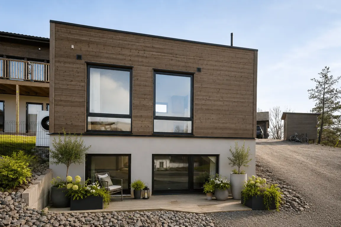 House, Smedjevägen 4J, Huddinge. Photo 1 of 3