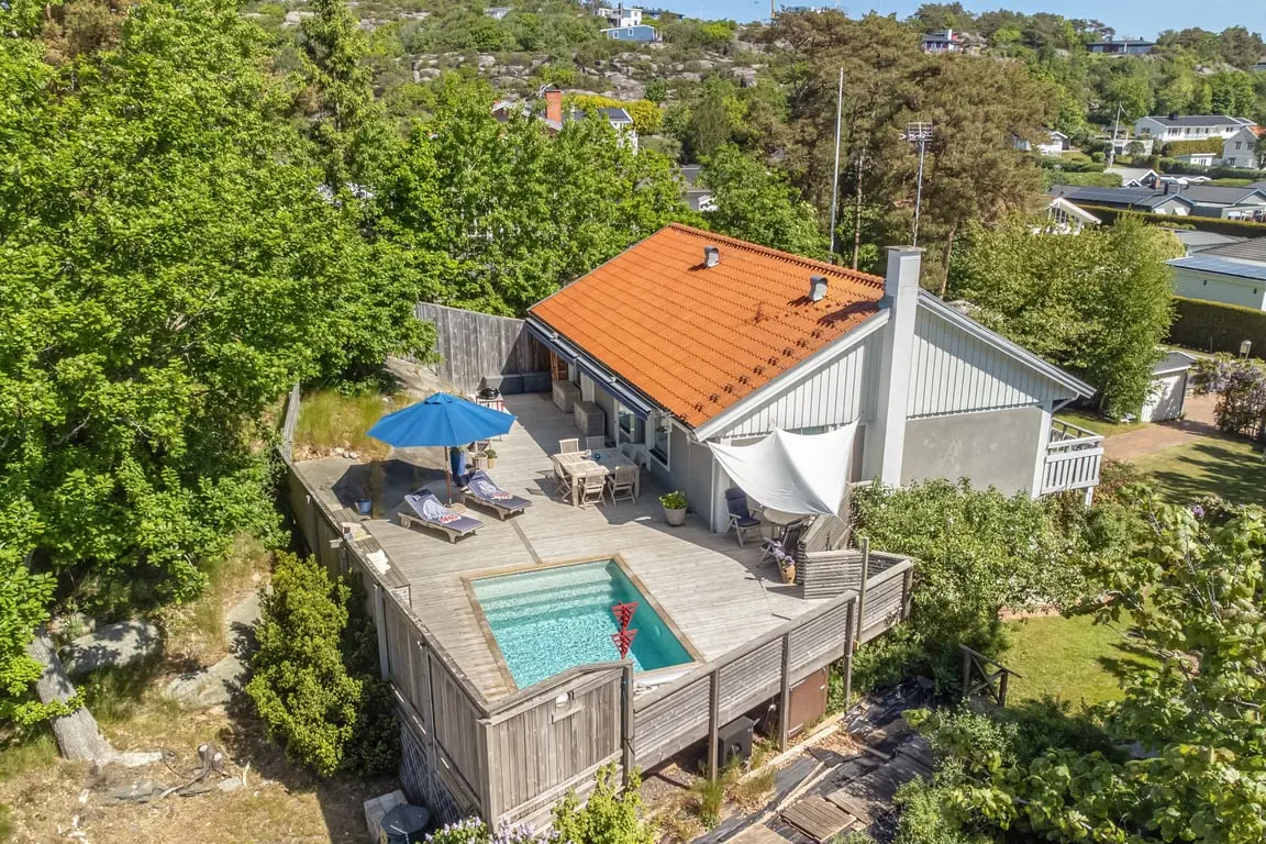 Bild 1 av 40 på Västervägen 3