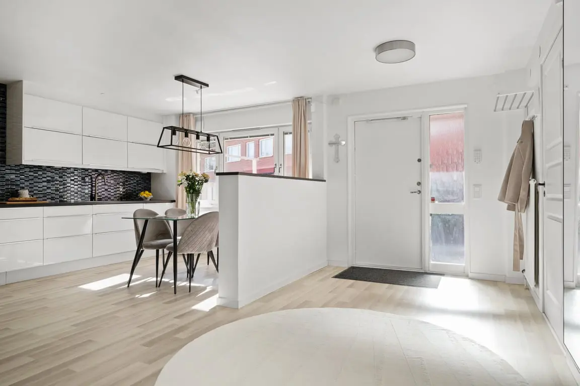 Lägenhet, Nydalavägen 22, Södertälje. Bild 1 av 21