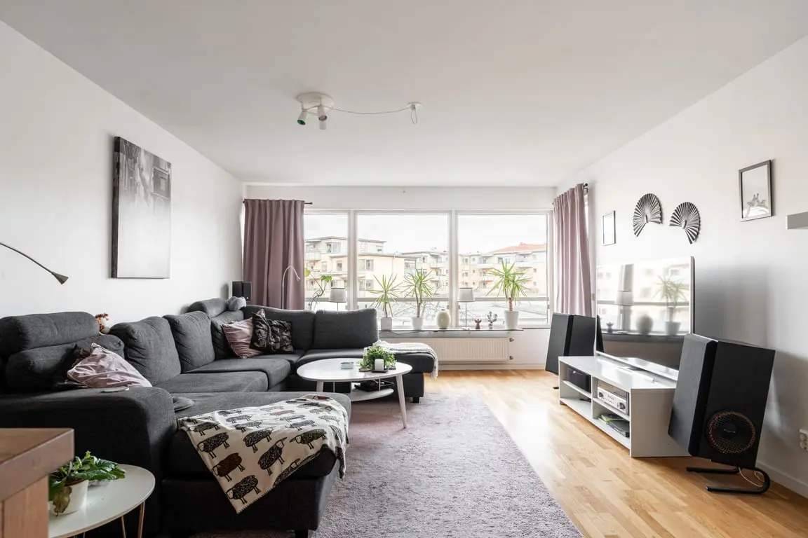 Bild 1 av 18 på Västra Holmgatan 31