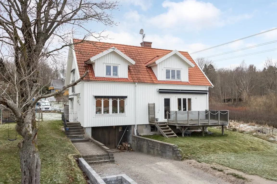 Bild 1 av 36 på Högsbovägen 8