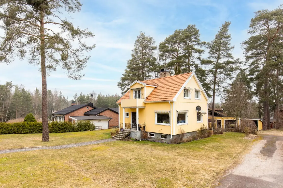 House, Gamla Vintrosavägen 48, Örebro. Photo 1 of 14