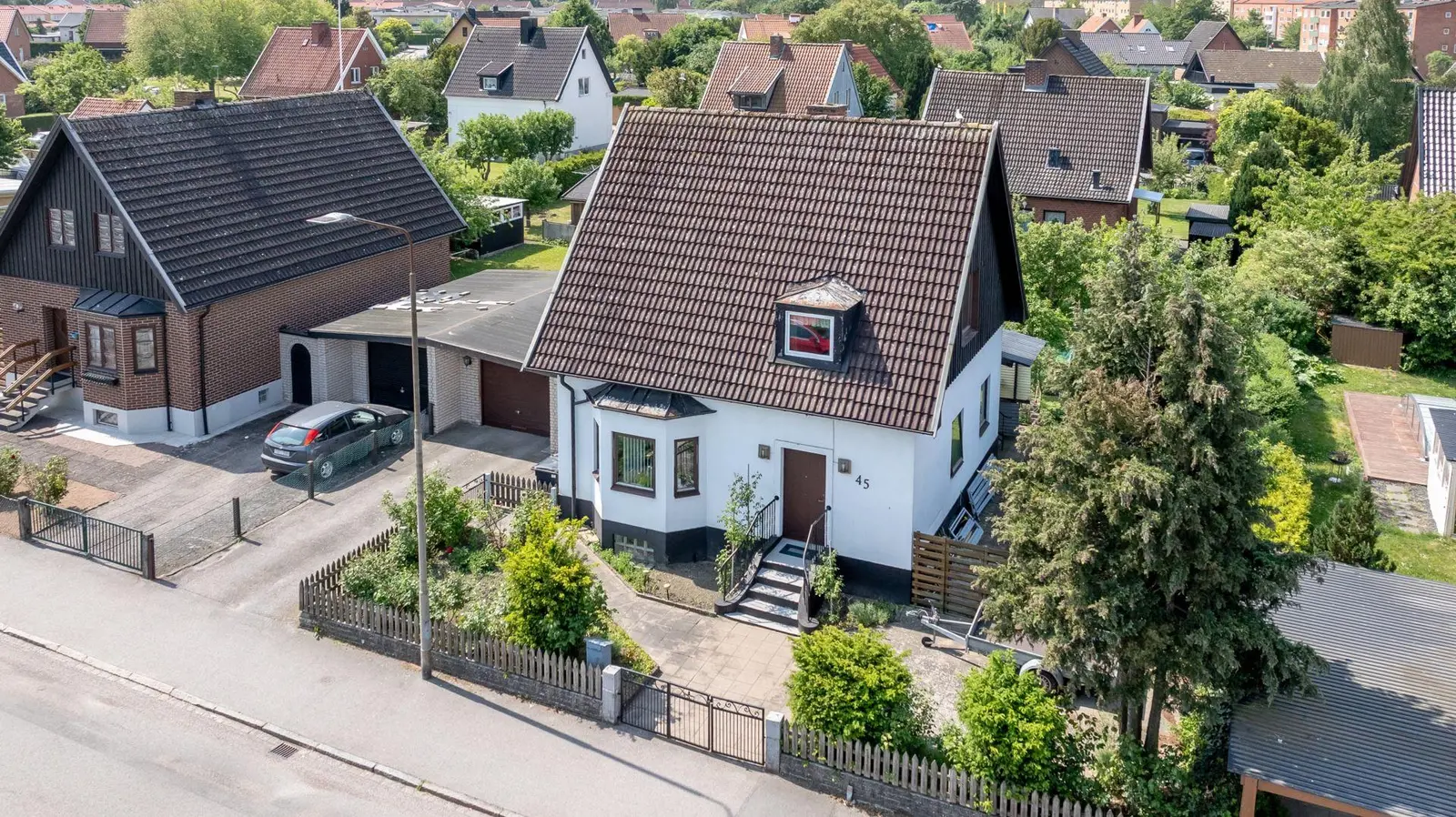 Villa, Västra Hindbyvägen 45, Malmö. Bild 1 av 34