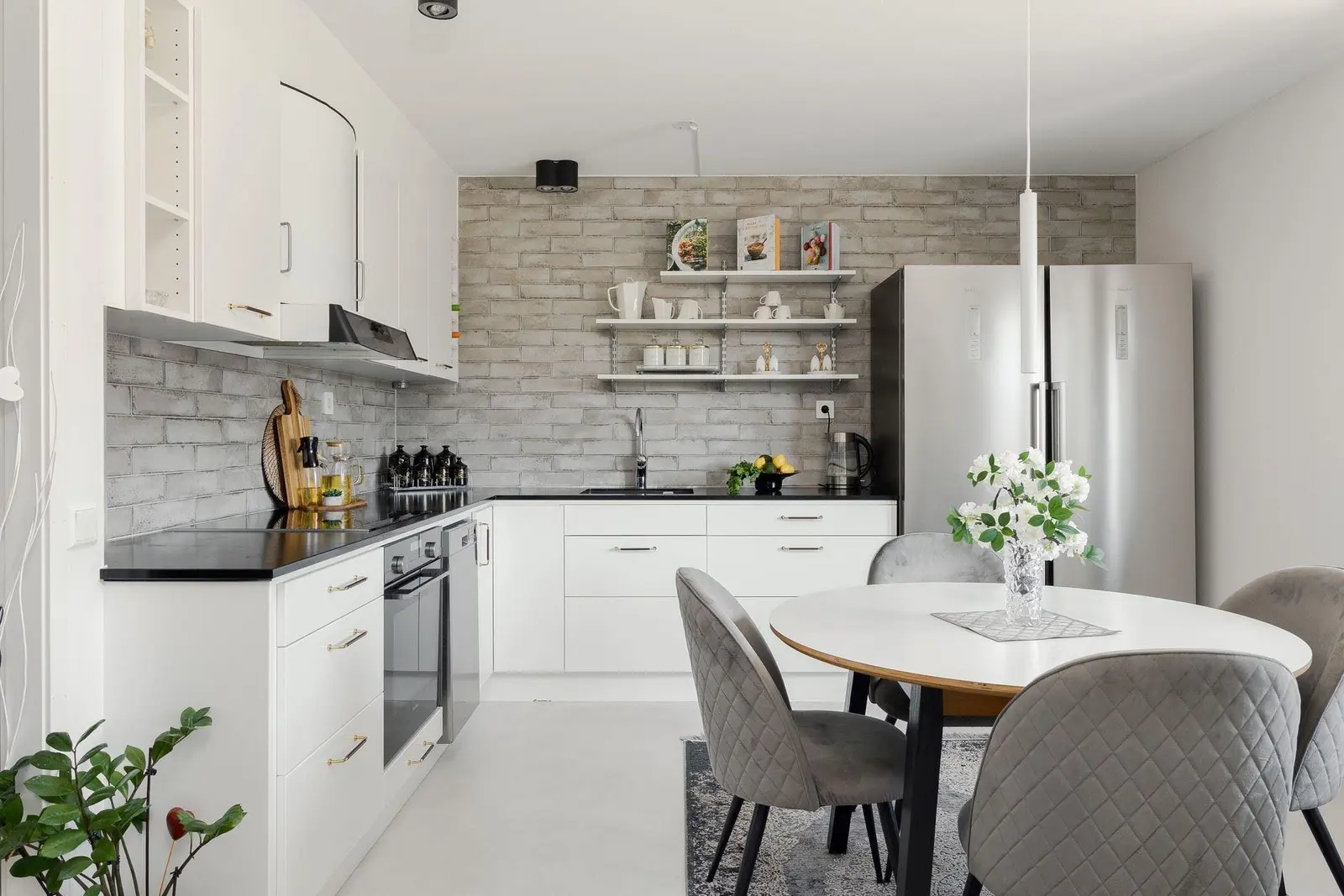 Lägenhet, Allmogevägen 136B, Växjö, Teleborg. Bild 1 av 38