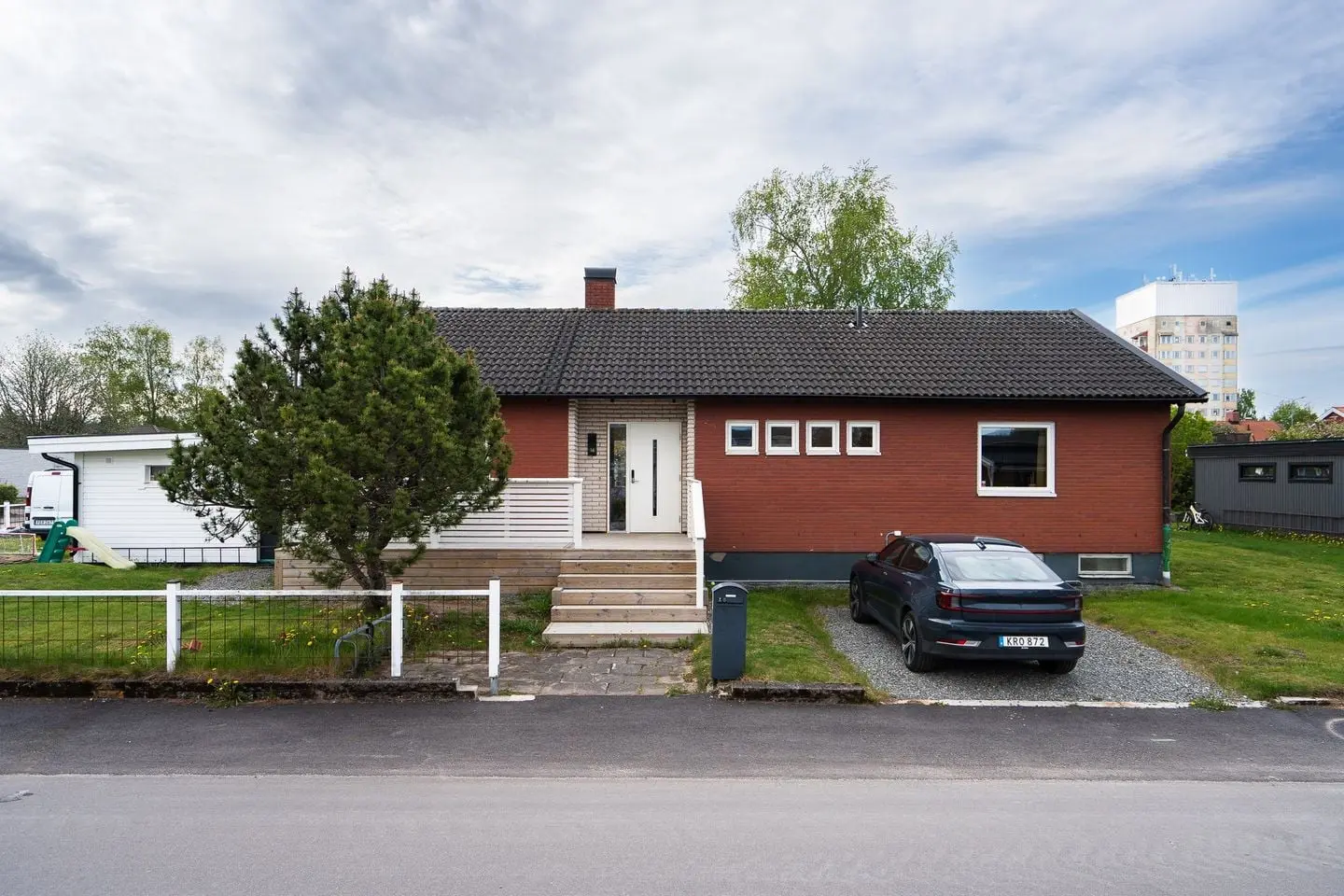 House, Bergsvägen 16, Surahammar. Photo 1 of 50