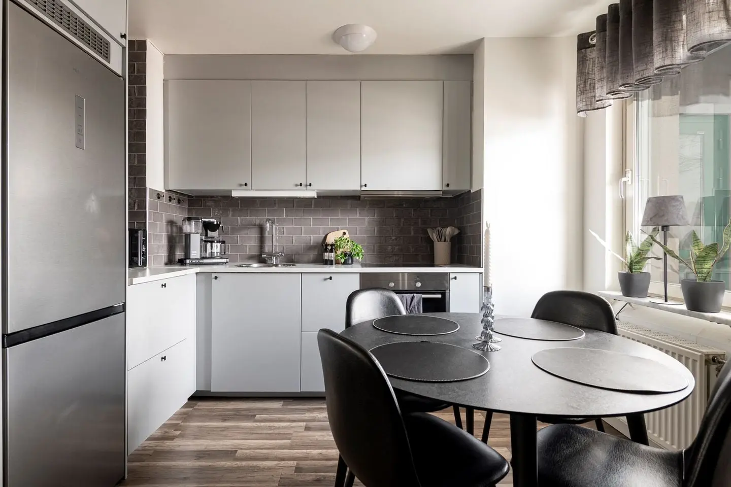 Lägenhet, Benvägen 24, Västerås. Bild 1 av 22