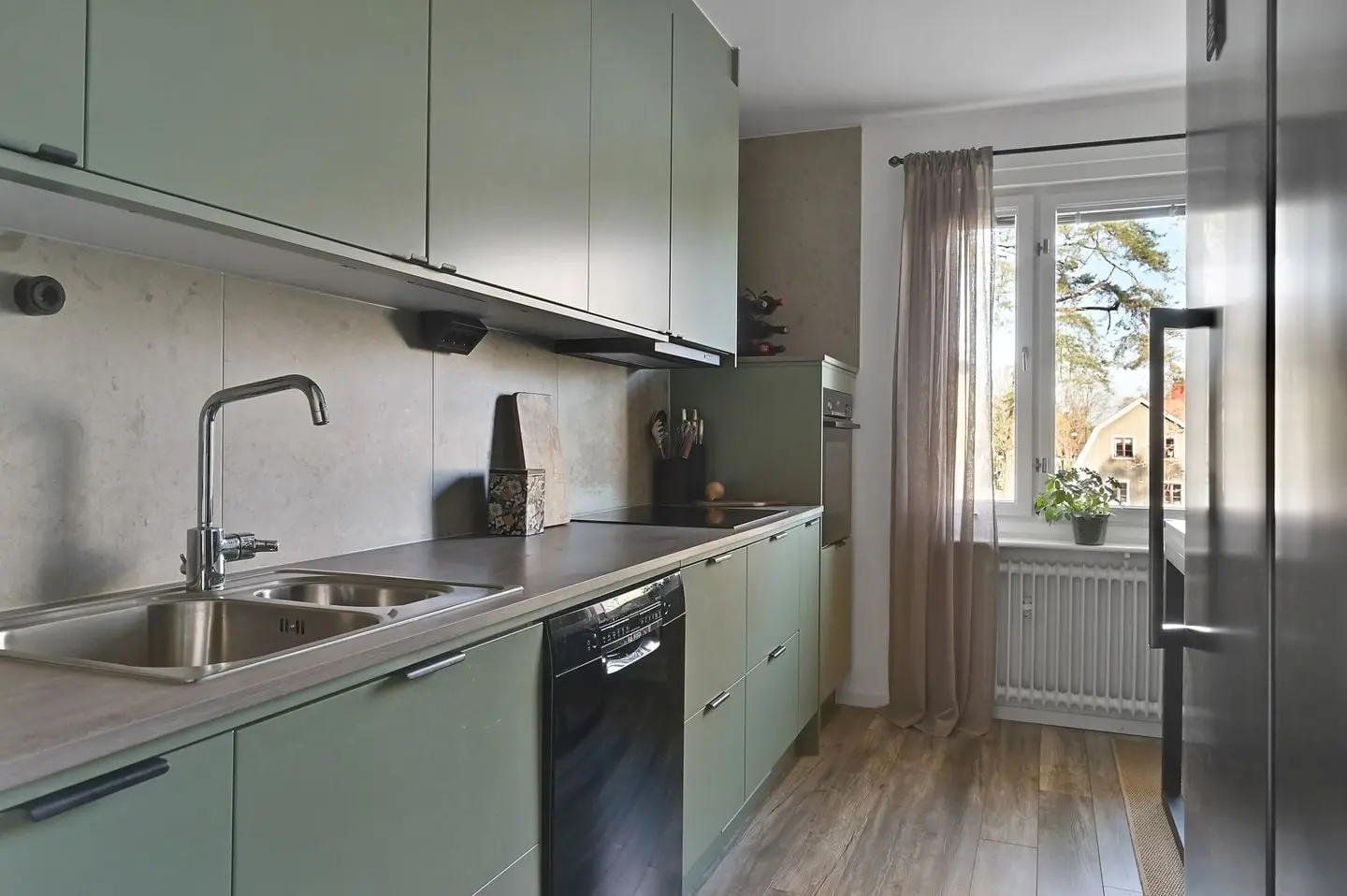 Lägenhet, Ribbyvägen 2, Haninge. Bild 1 av 23