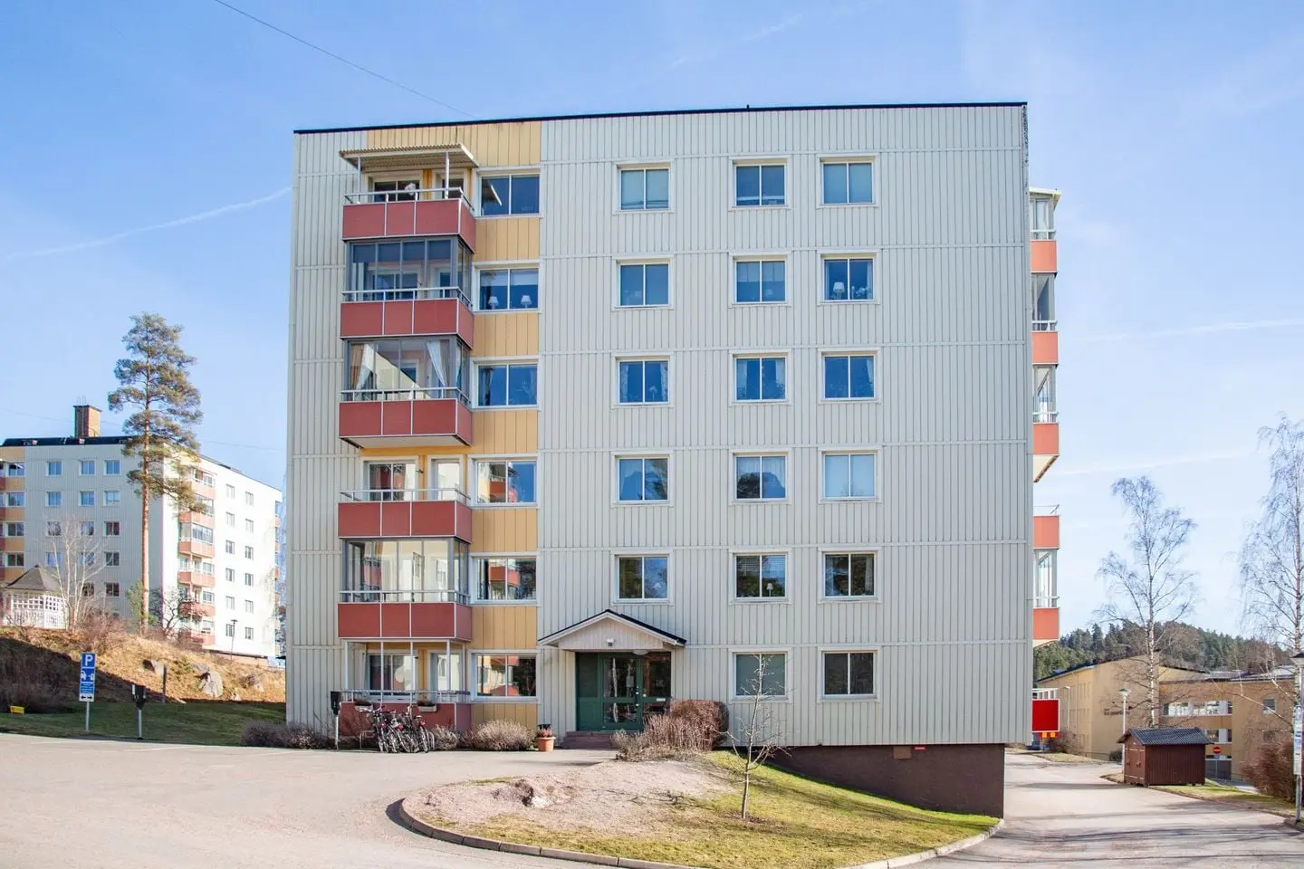 Lägenhet, Östra Bergsgatan 3B, Tranås. Bild 1 av 18