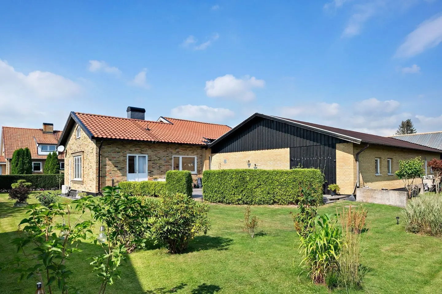Villa, Västergatan 11, Bjuv. Bild 1 av 35