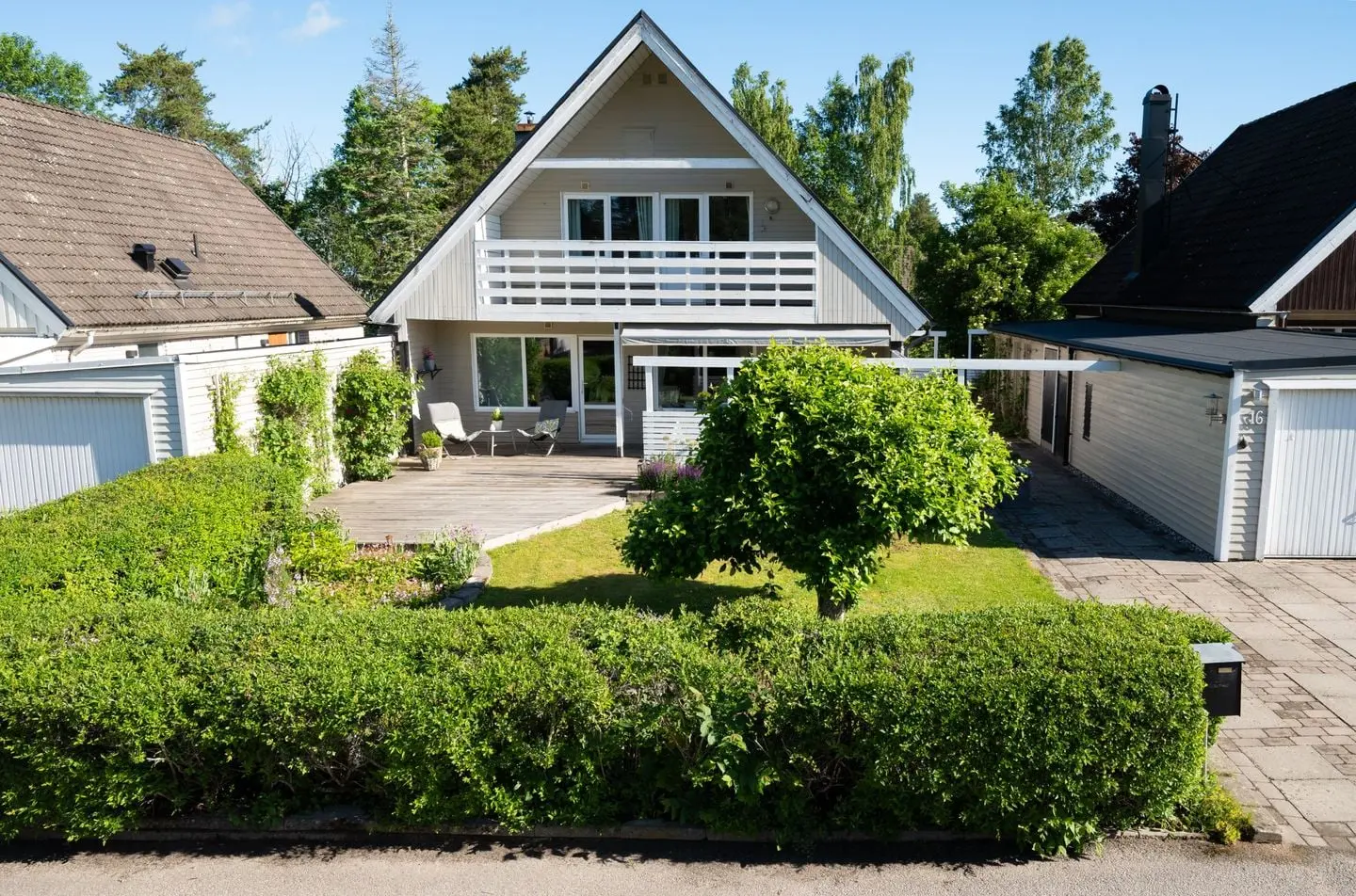 Bild 1 av 51 på Irisgången 16