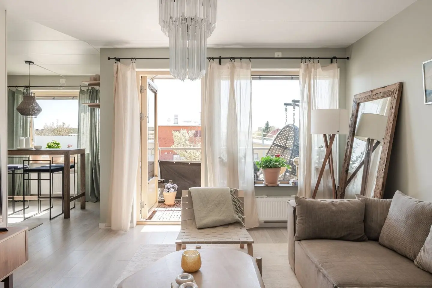 Lägenhet, Taklöksvägen 4, Göteborg. Bild 1 av 23
