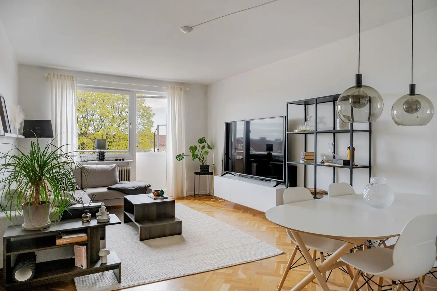 Lägenhet, Vallgatan 23A, Hässleholm. Bild 1 av 19