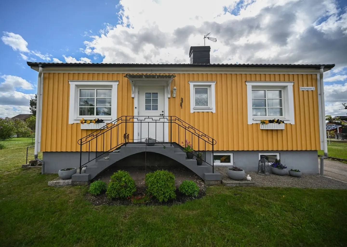 Villa, Klockaregatan 13, Nybro. Bild 1 av 24