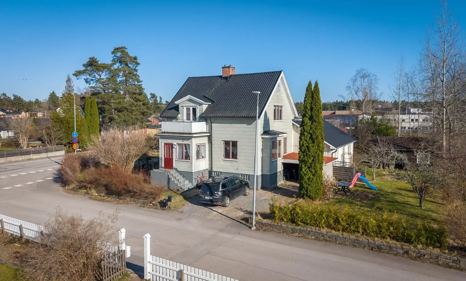 Villa, Furuvägen 23, Säffle. Bild 1 av 48