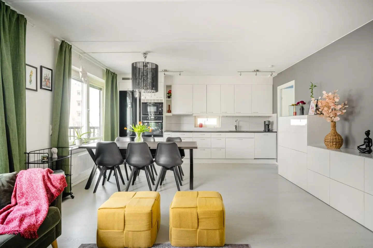 Apartment, Emilia Fogelklous Gata 3, Stockholm. Photo 1 of 37