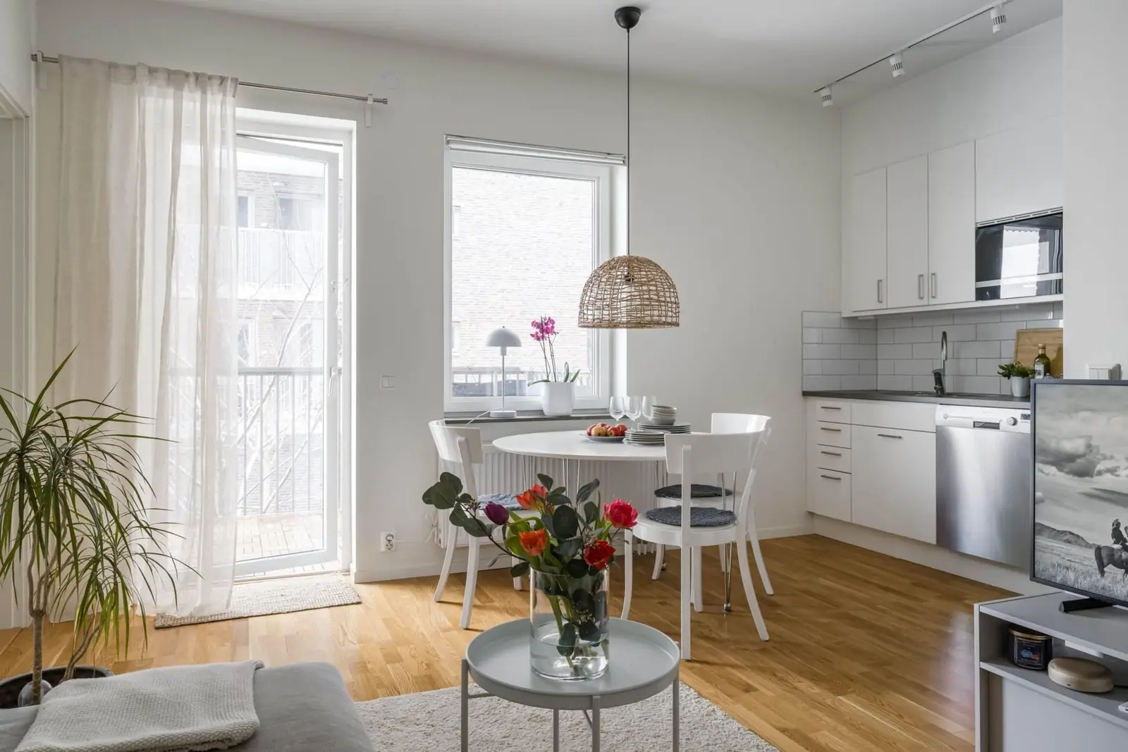Lägenhet, Lillbackavägen 13, Örebro. Bild 1 av 24