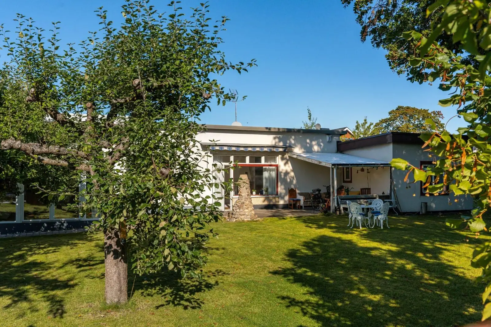 House, Lillegårdsgränd 7, Örebro. Photo 1 of 40