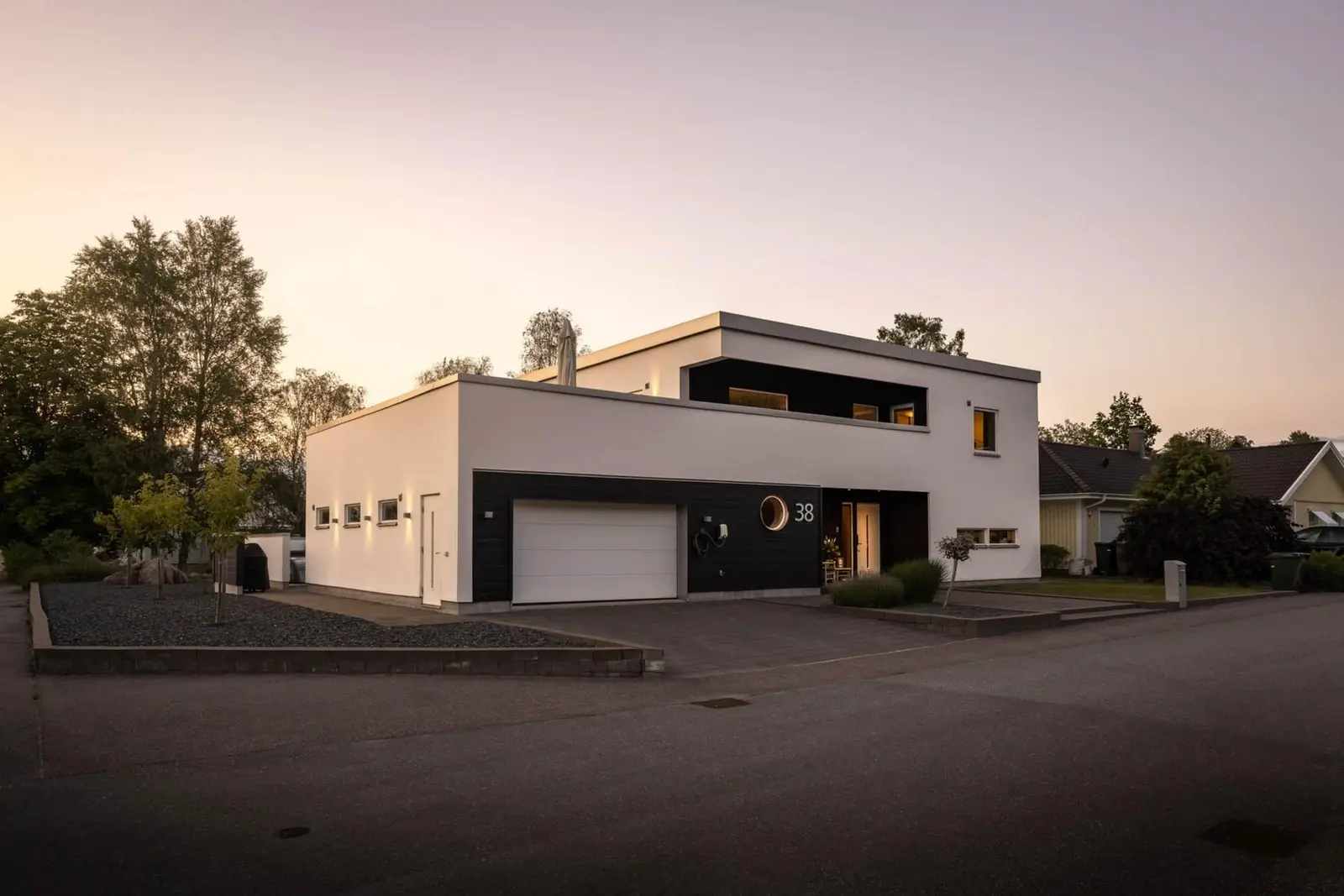 Villa, Spindelvägen 38, Örebro. Bild 1 av 40