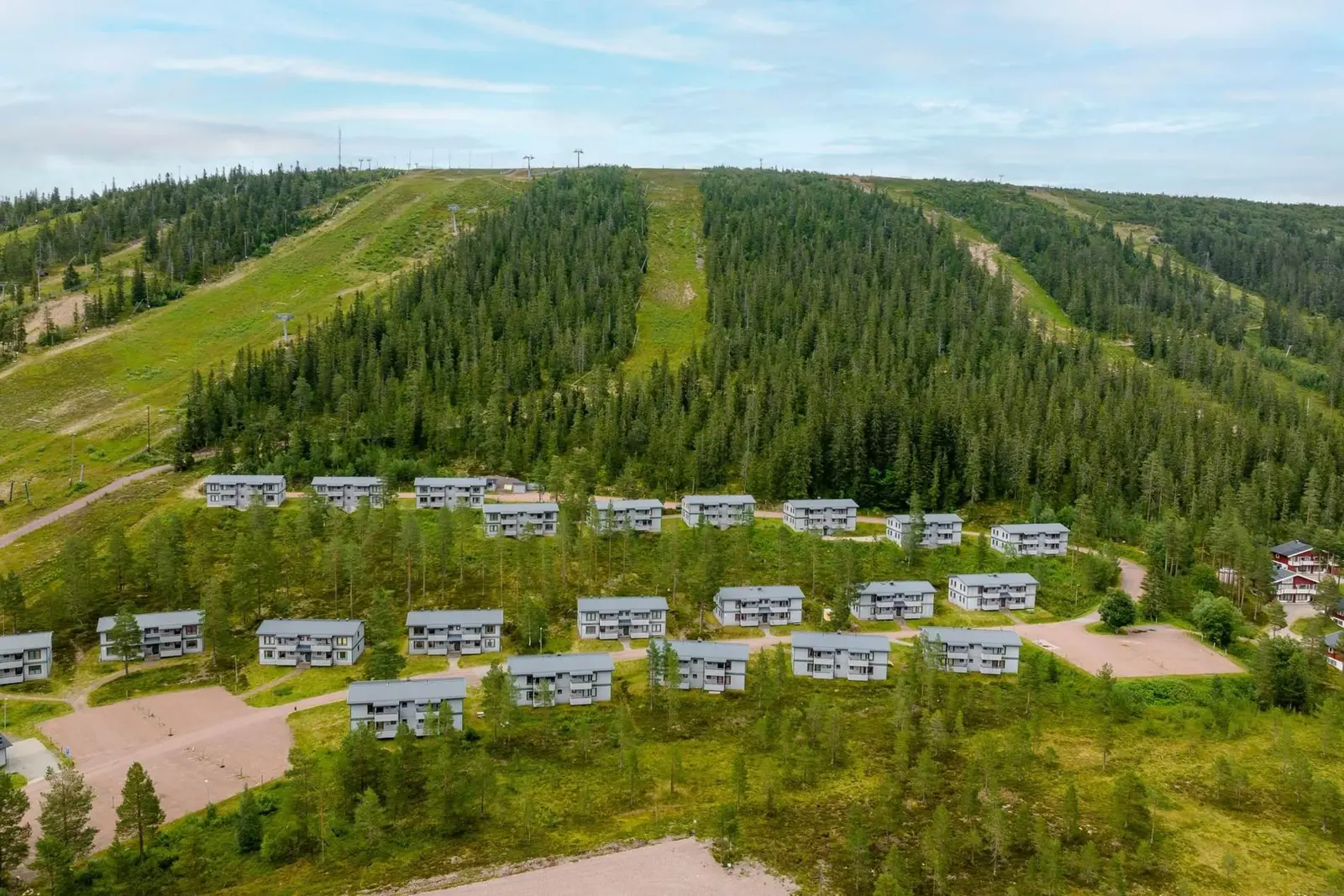 Image 1 of 36 of GRÅ BYN 16E