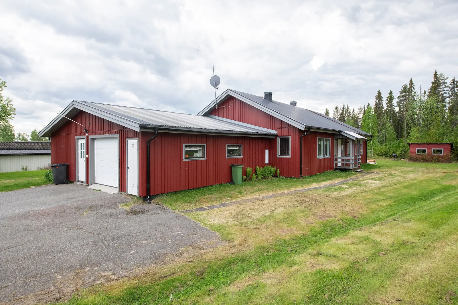 Villa, Villavägen 9, Norsjö. Bild 1 av 20