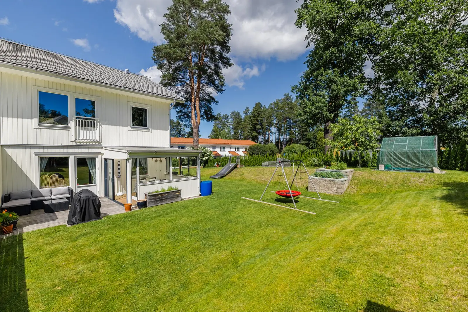 Bild 1 av 37 på Solbackavägen 4E
