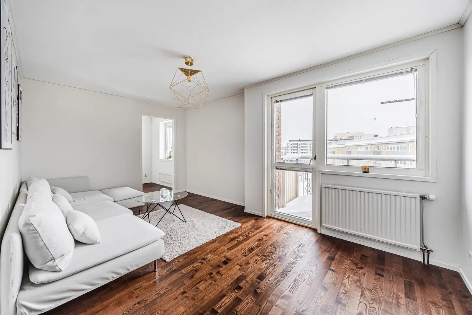 Lägenhet, Törnerosgatan 2A, Eskilstuna. Bild 1 av 24