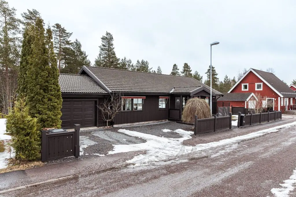 Image 1 of 40 of Lapp Anders väg 102