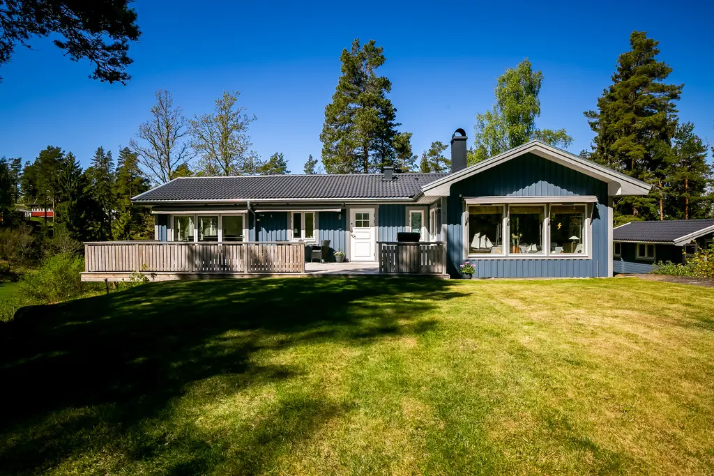 Bild 1 av 40 på Lövuddevägen 34
