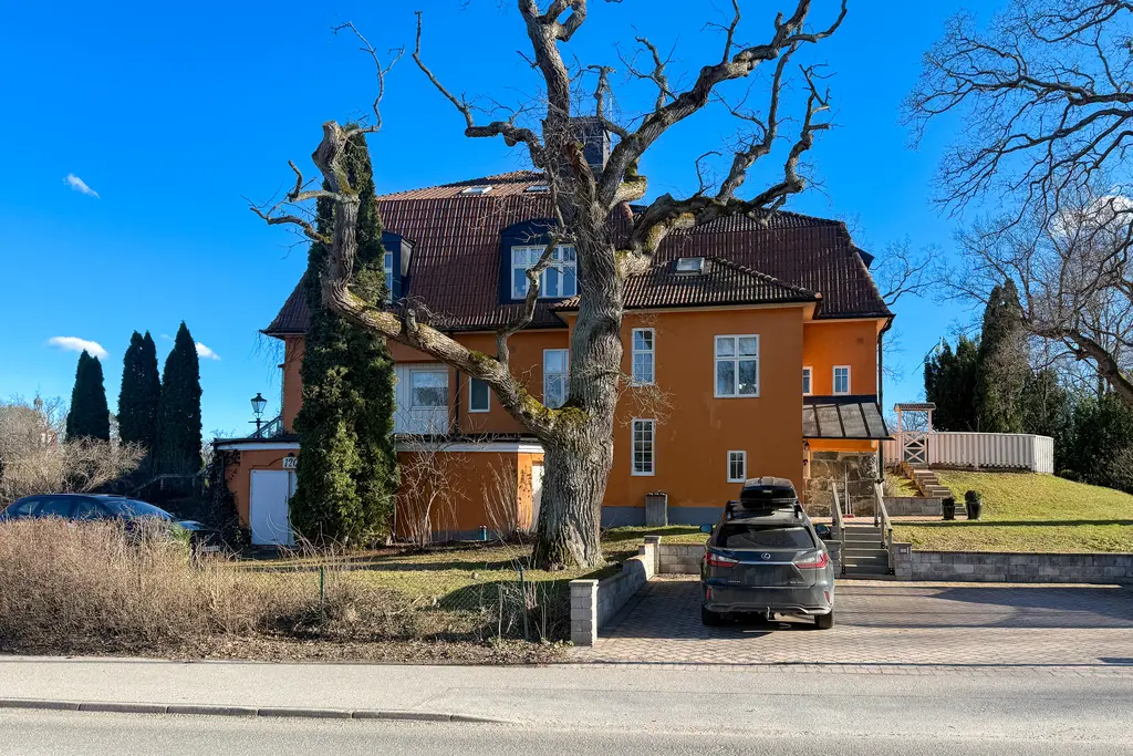Lägenhet, Stockholmsvägen 120C, Stockholm. Bild 1 av 19