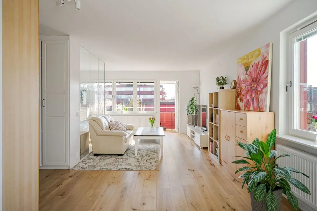 Apartment, Ljuskärrsvägen 111, 1tr, Saltsjöbaden. Photo 1 of 40