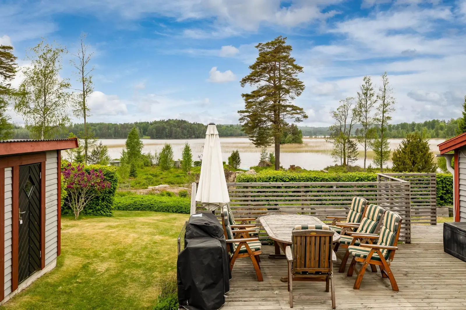 Fritidshus, Långvassenvägen 10B, Långvassen, Lekeberg. Bild 1 av 34