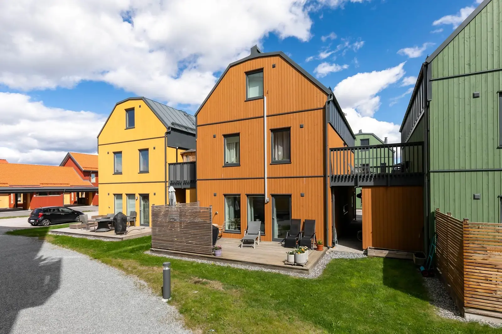 Par-/radhus, Granholmsgatan 6, Ormesta, Örebro. Bild 1 av 32