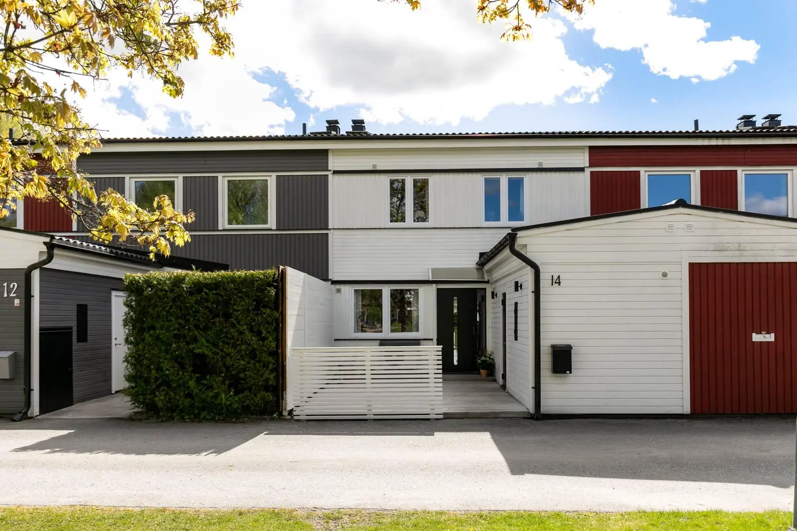 Villa, Kalle Posts väg 14, Örebro. Bild 1 av 32