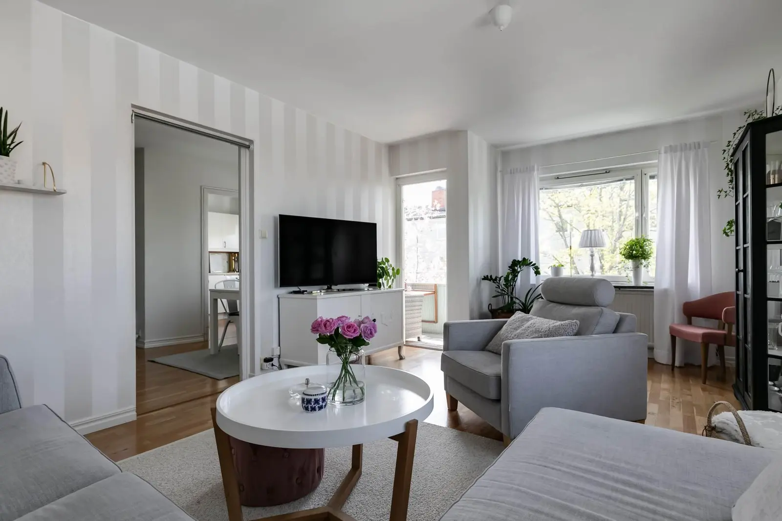 Apartment, Hjälmarvägen 7, Almby, Örebro. Photo 1 of 20