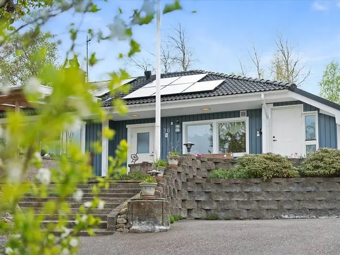 Bild 1 av 20 på Sörgårdsvägen 30