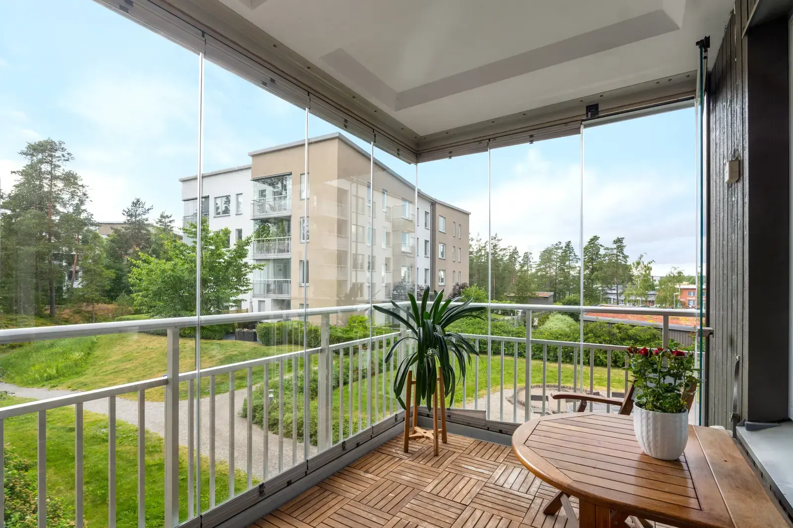 Bild 1 av 20 på Barrskogsvägen 4