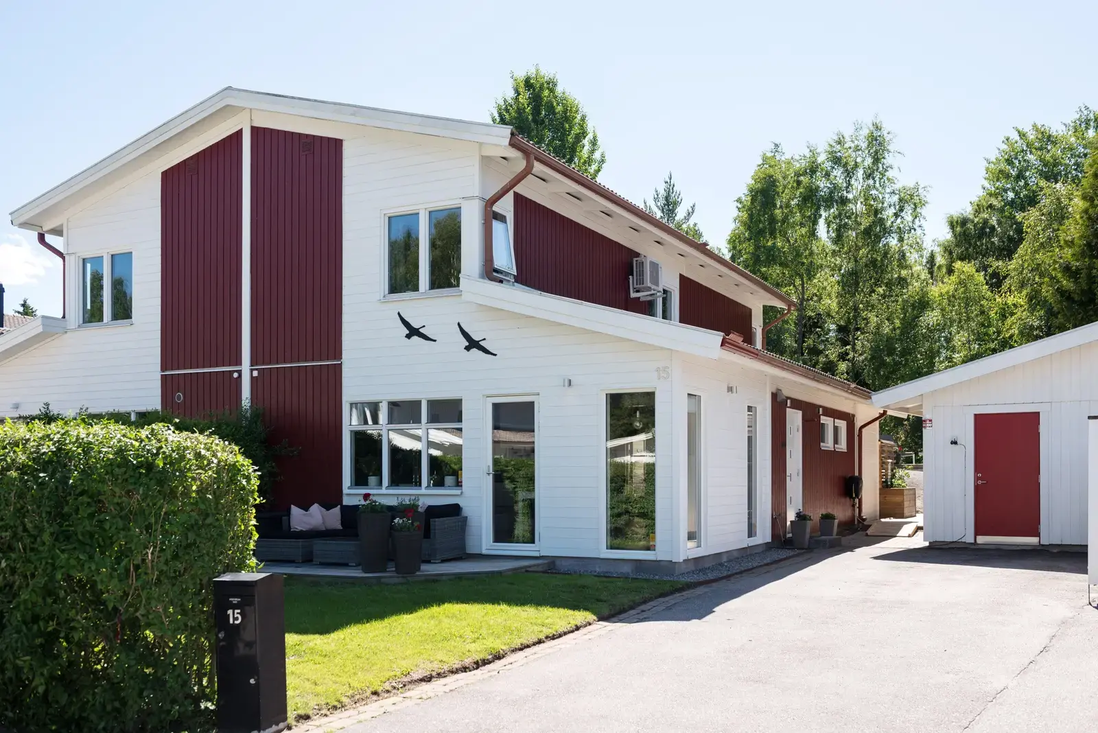 Bild 1 av 20 på Kalkstensvägen 15