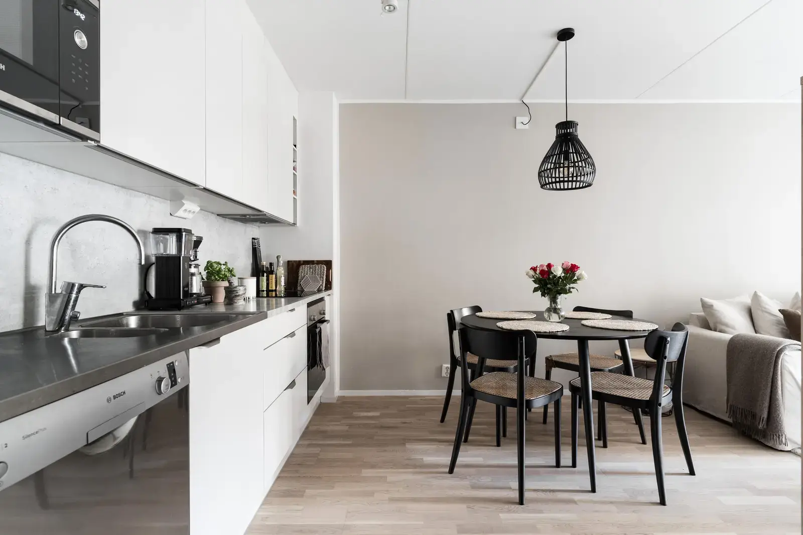 Lägenhet, Slottsgatan 44A. Bild 1 av 20