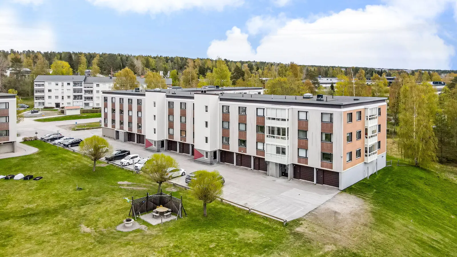 Image 1 of 20 of Vintergatan 10E