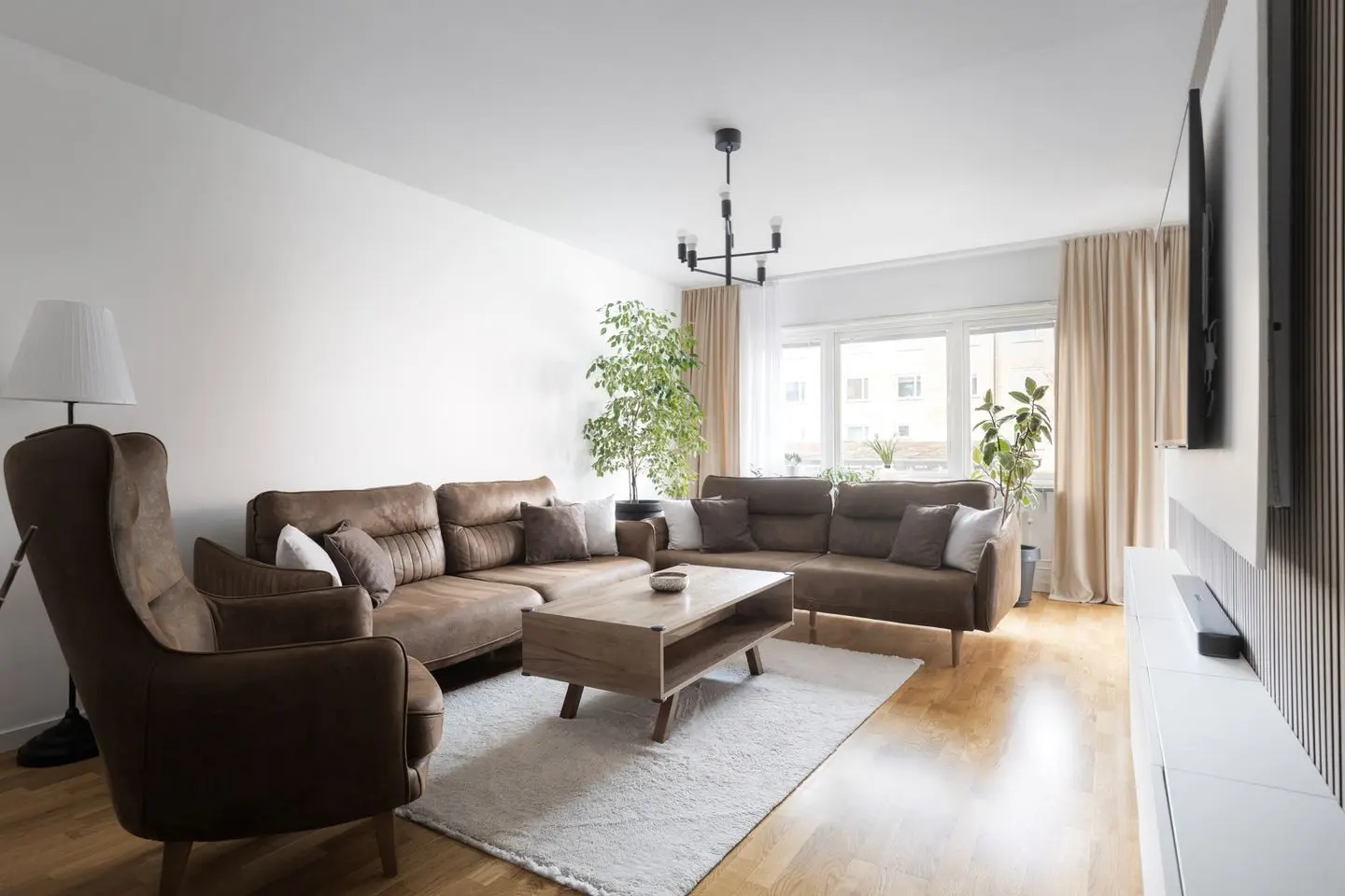 Bild 1 av 25 på Kronetorpsgatan 90 B
