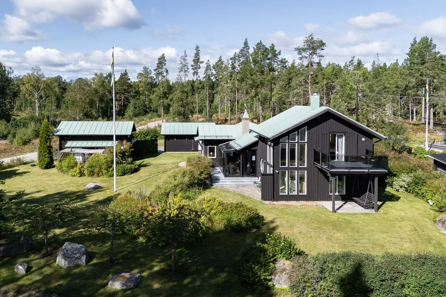 Villa, Utstensvägen 11, Sundsvall. Bild 1 av 54