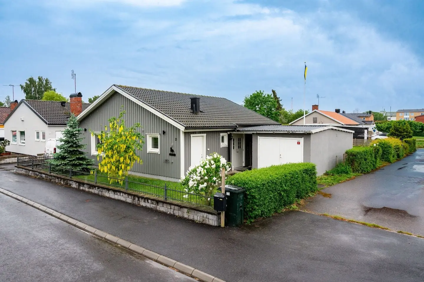 House, Hantverkaregatan 2, Vara. Photo 1 of 19