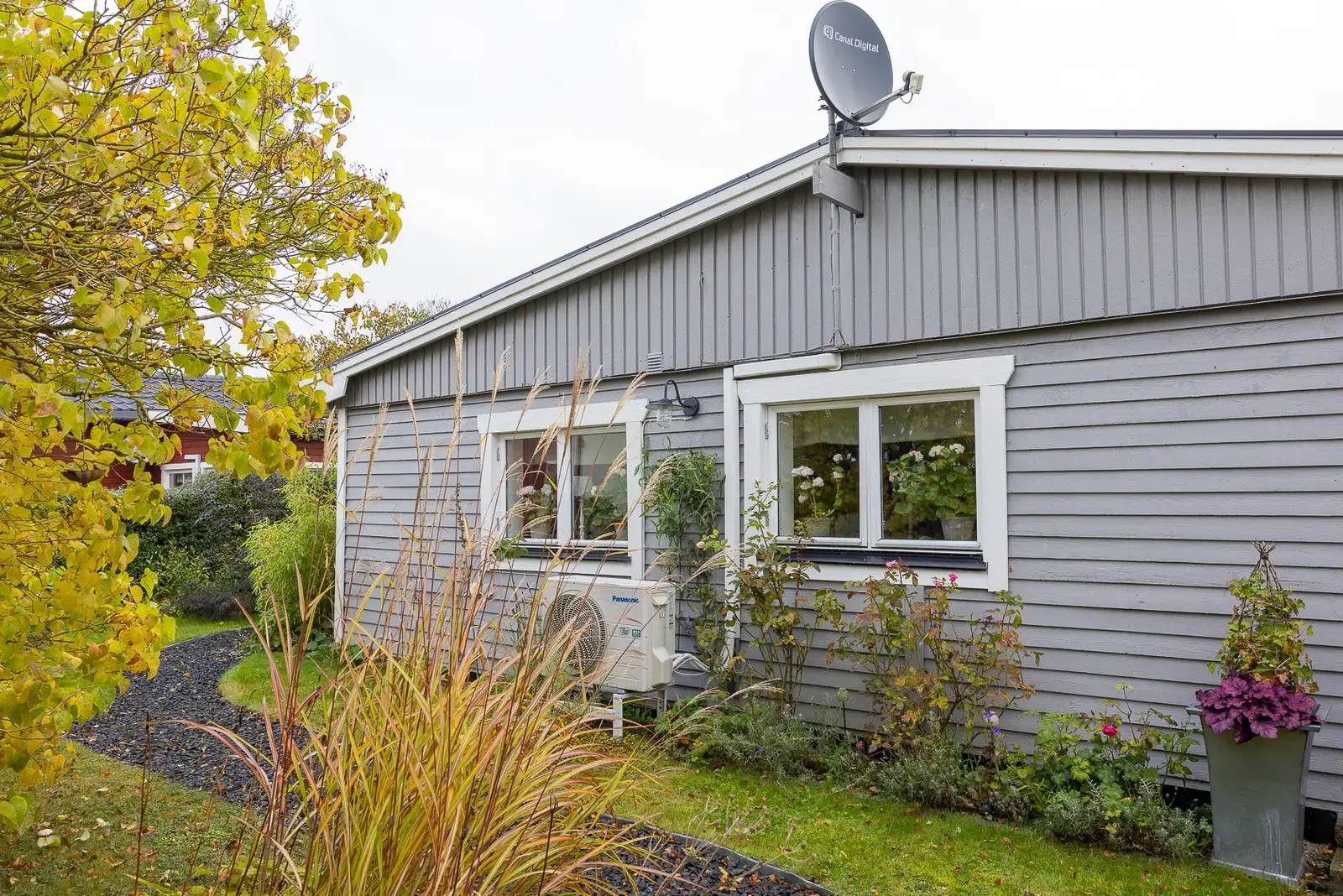 Bild 1 av 20 på Mellanköpingevägen 4